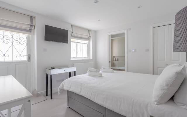 Modern Luxury Basement Flat in Chelsea