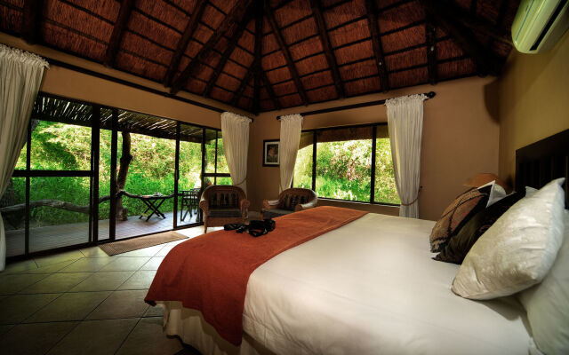 Royal Tree Lodge