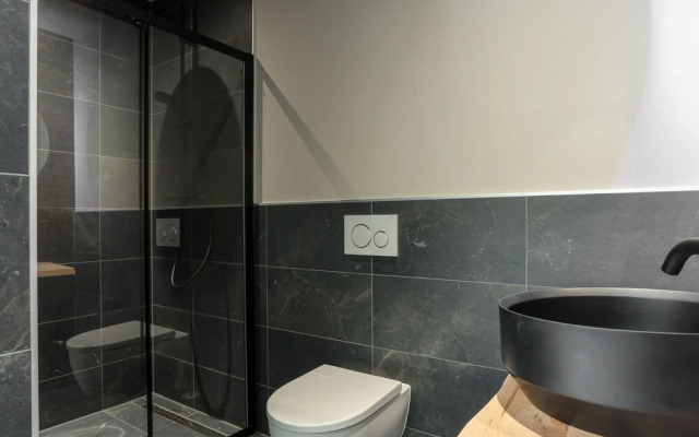 Modern Suite Near Beach