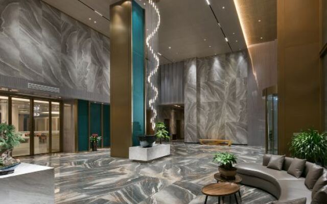 Daems Grand Hotel(Yuanjiang Rainbow island)