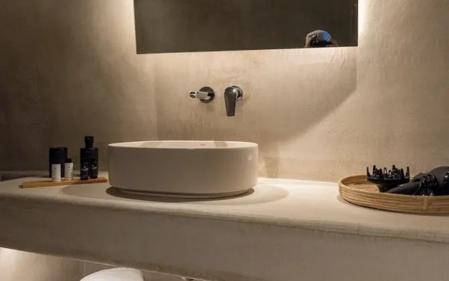 Alaya Suites