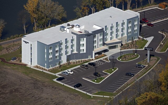 Courtyard by Marriott Appleton Riverfront