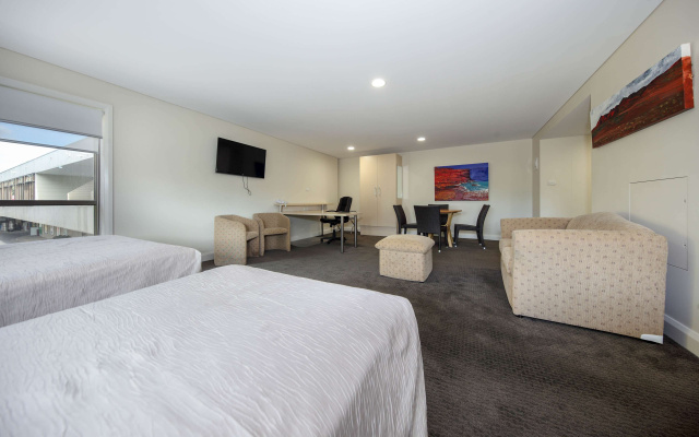Belconnen Way Hotel Motel and Serviced Apartments