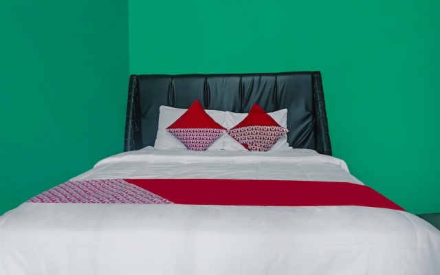 Hotel O Wisma Melyro Syariah Near Yamaha - Thamrin Brothers Cabang Muara Dua – Guest Rooms – Muaradua
