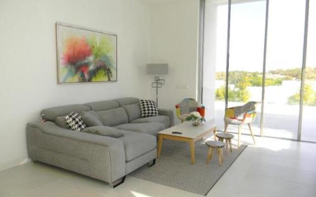 Limonero 17, Golf Club