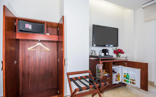 NH Cartagena Urban Royal