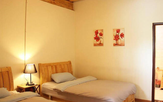 Lijiang Hefenghut Inn