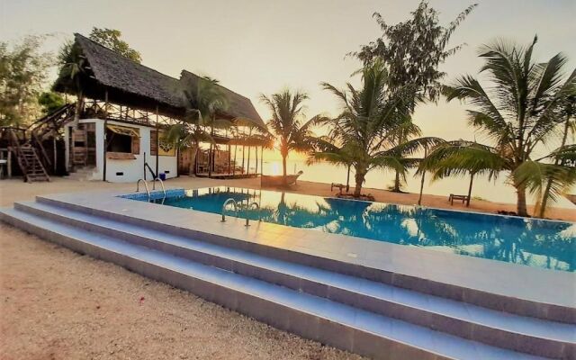 Asante Sana Beach Cottages
