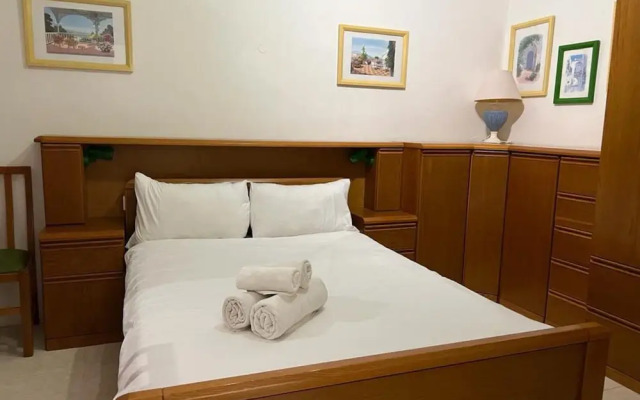 Sea and sun Views 2bd Apt Marsalforn Gozo