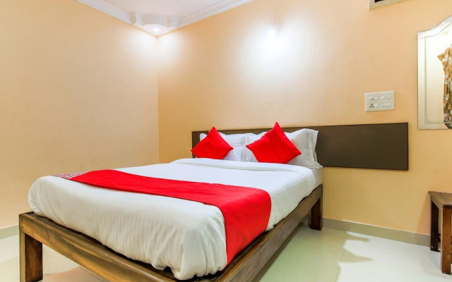 OYO 23035 Srinivas Residency