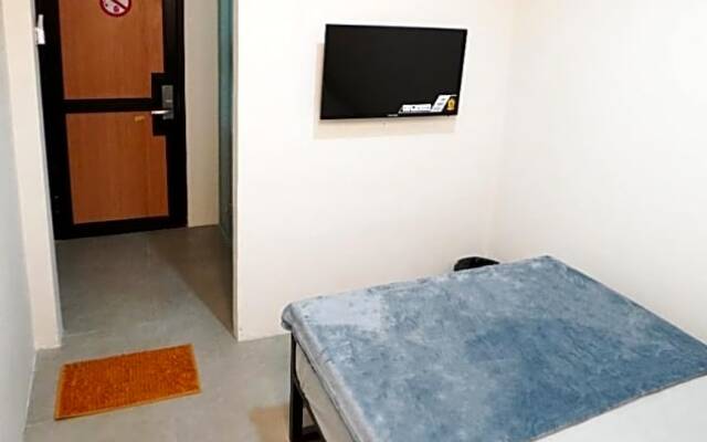 Hostel 18 Pasangan Butuh Surat Nikah