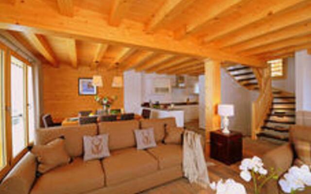 Lavish Holiday Home in Heremence With Balcony