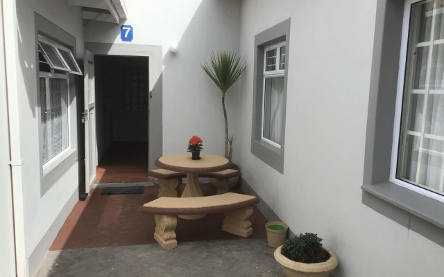 Rocky Shore Guesthouse