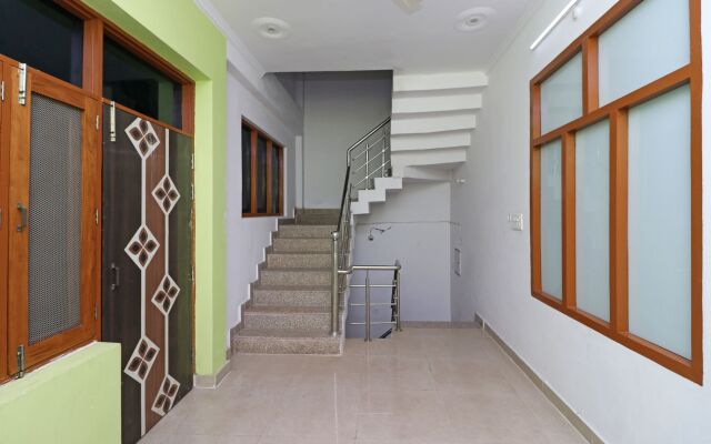 OYO 10623 Hotel Om Sai Guest In
