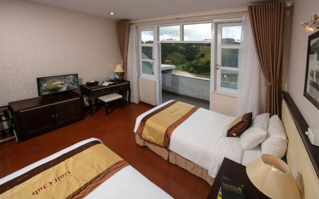 SAM Tuyen Lam Golf & Resorts