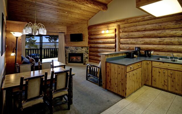 Tigh-Na-Mara Seaside Spa Resort