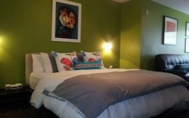 Strand Ocean Drive Suites