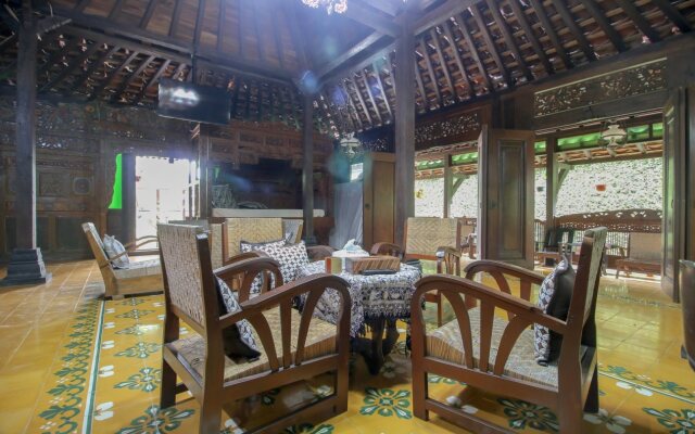 Canting Prodo Traditional Hotel