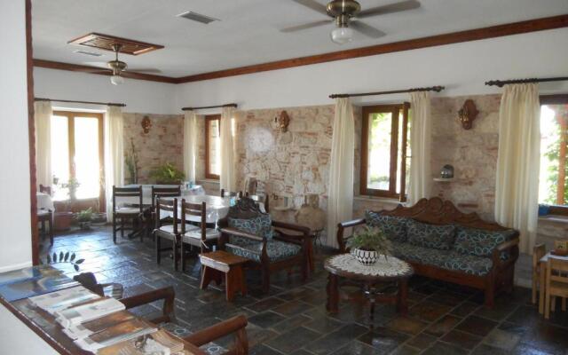 Pythais Hotel
