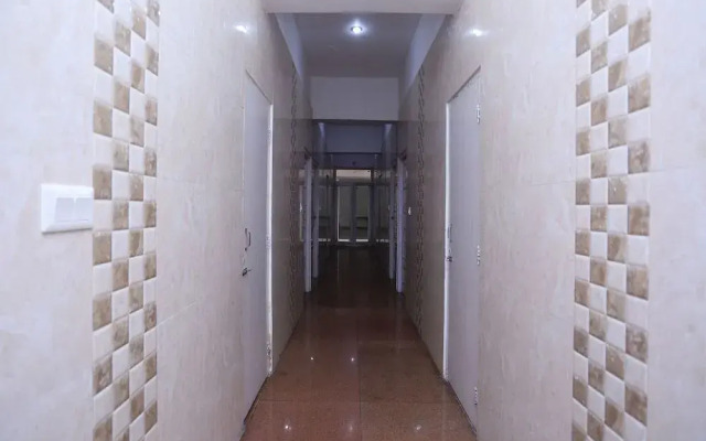 Oyo 15681 Matri Neer