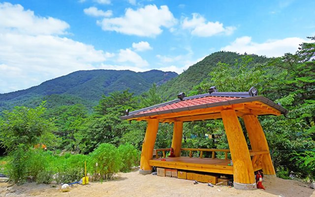 Sangju Sogli Mountain Munjangdae Pension
