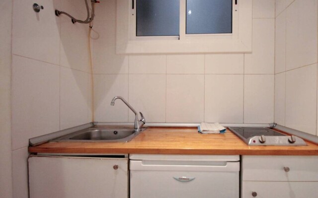 Central Comfortable Apt Born 2.1