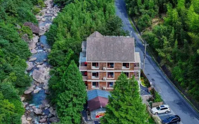 Yunbo Qilu Hostel