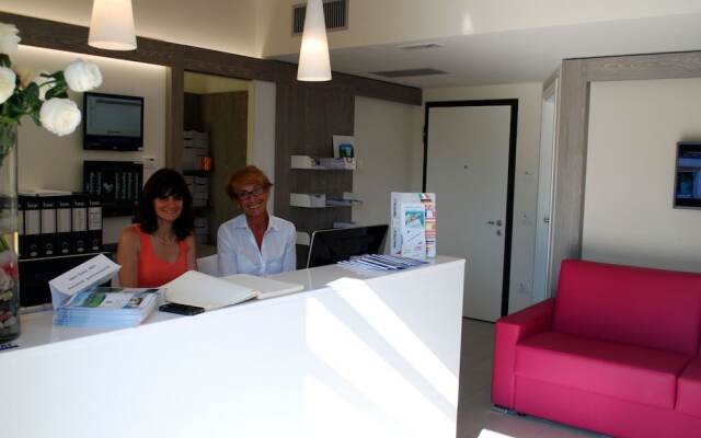 New Residence by Lake Iseo, Surrounded by Green