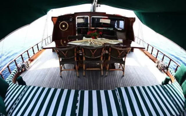 Blue Days Yatch