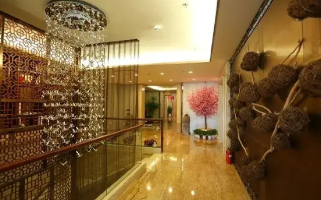 Phoenix Mountain Hotel