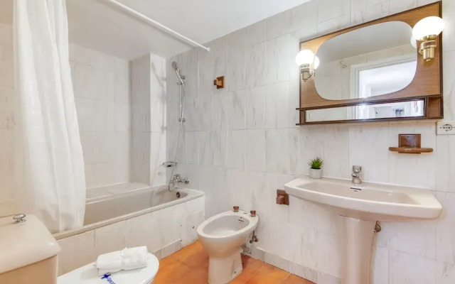 Posh Apartment Near Canyelles Petites