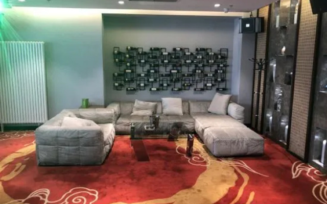 Home Inn Ruibai Cloud Hotel (Beijing Daxing Biomedicine Base Subway Station Branch)