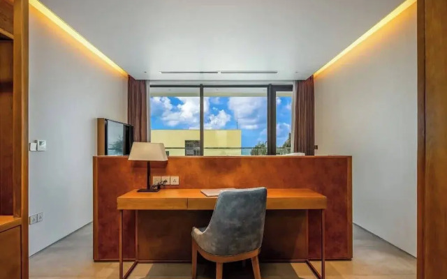 5BR Luxury Villa: Elite Services & Privacy