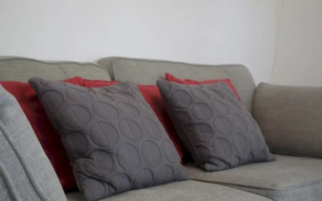 Recently Renovated 2BR Flat in South East London