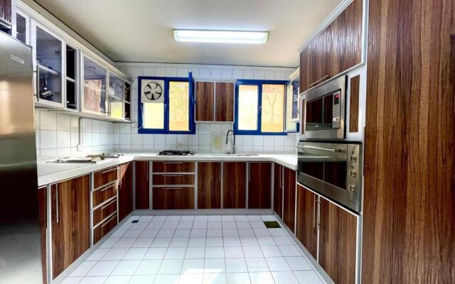 Abha Lake View Villa - 4 Bedrooms & 4 Bathrooms