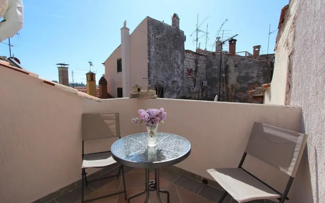 Apartment Midea