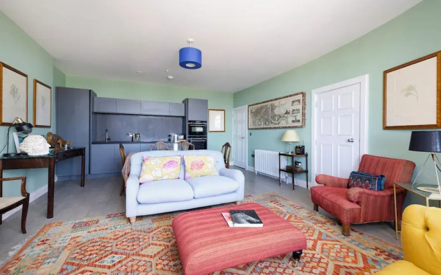 Inviting Flat near City Centre