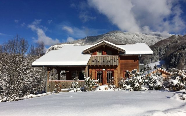 Chalet With 5 Bedrooms in St Jean D'aulps, With Wonderful Mountain Vie