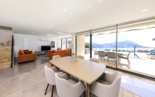 Villa Kajaim Sleeps 8 With Pool