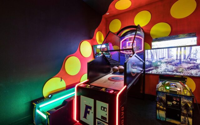 W318: 9 Bed, Avengers, Aladdin, Superhero Arcade