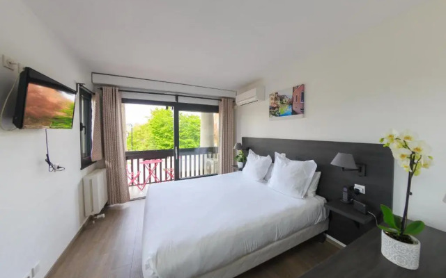 Logis Hôtel Annecy Nord / Argonay