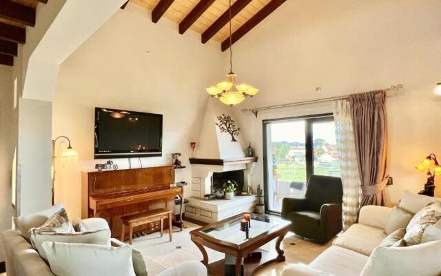 Beach Villa Heart House with private pool