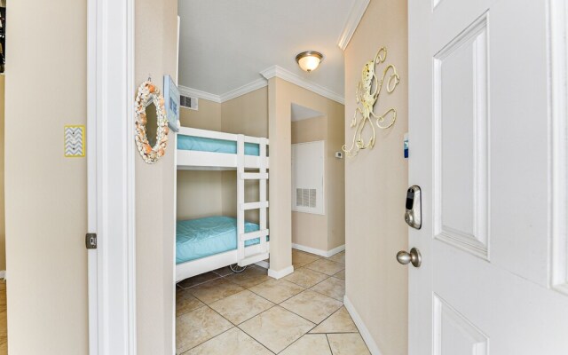Seascape 1214 Studio Bedroom Condo by RedAwning