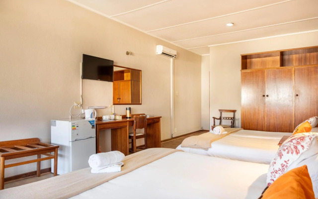 Karoo Country Inn Hotel