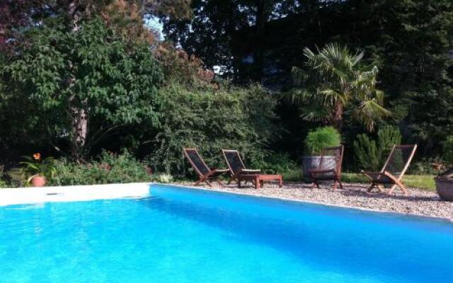 Fleurs de Vignes Piscine Spa Hammam