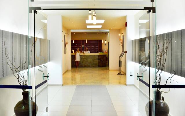 Euroxenia Marathon Hotel