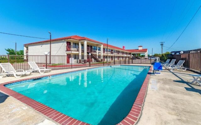 Red Roof Inn Dallas - Mesquite/ Fair Park NE