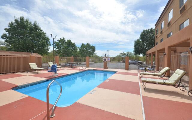 Ramada by Wyndham Santa Fe