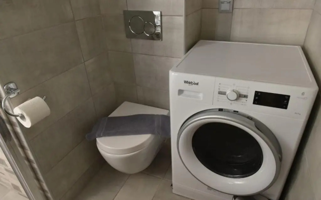 Cozy Luxury Apartment in the Heart of Athens 8-1