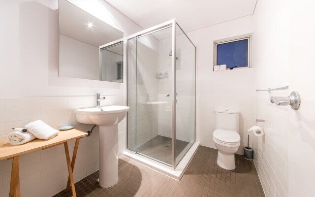 Azure Seas Executive - Airlie Beach